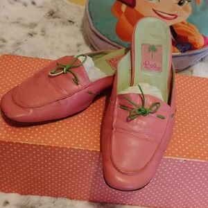 Lilly Pulitzer Vintage Pink Women Mocassins with Green Laces Size 10M.